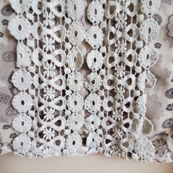 Vintage Sigal Dekel shirt with lace and woven contrast collar hem, Medium - Picture 7 of 12